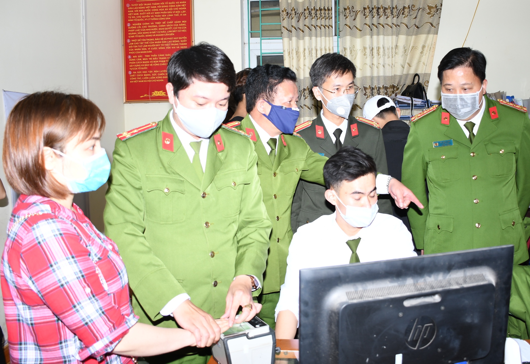 Công an huyện Tiên Lãng: Đưa 9 đối tượng đi cai nghiện ma túy bắt buộc